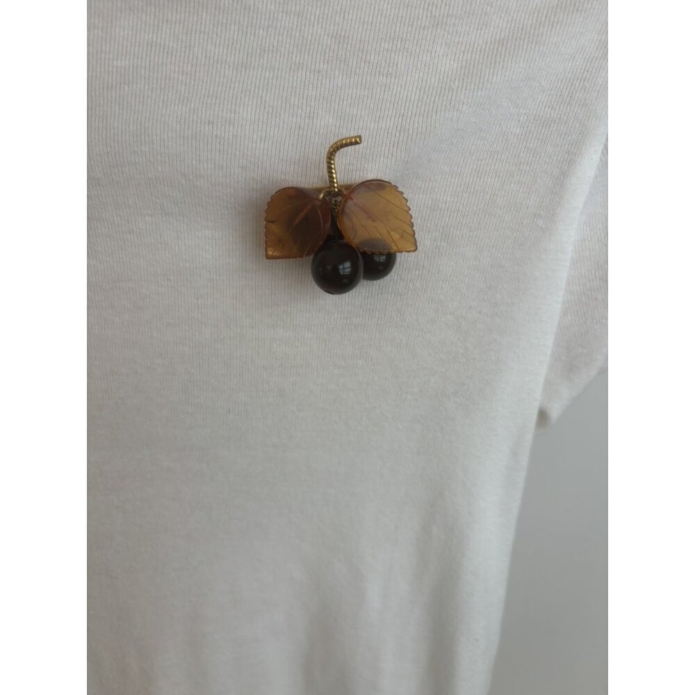 Vintage Bakelite 10k Carmel & Brown Dangling Cherries Brooch Pin